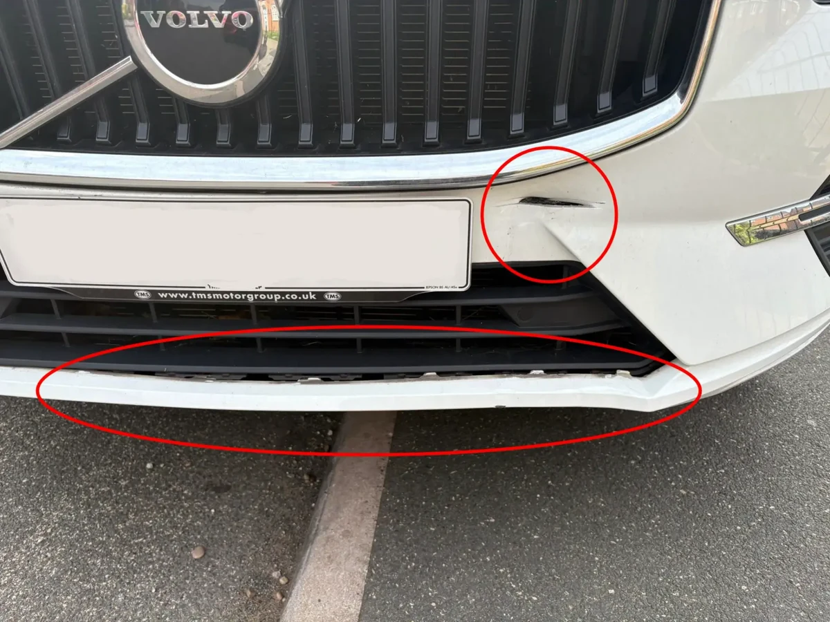 Volvo damage before repair