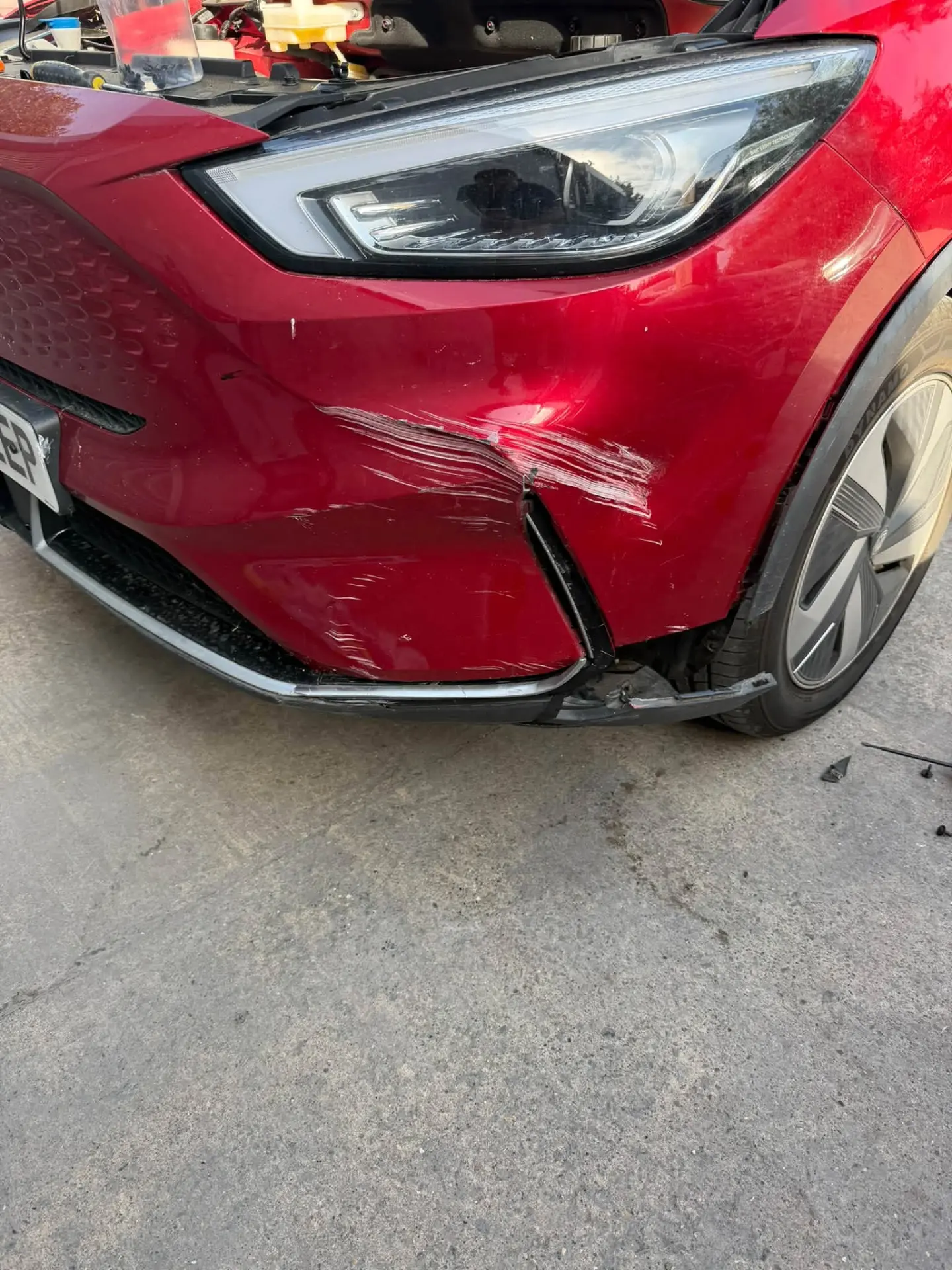MG ZS EV damage before repair